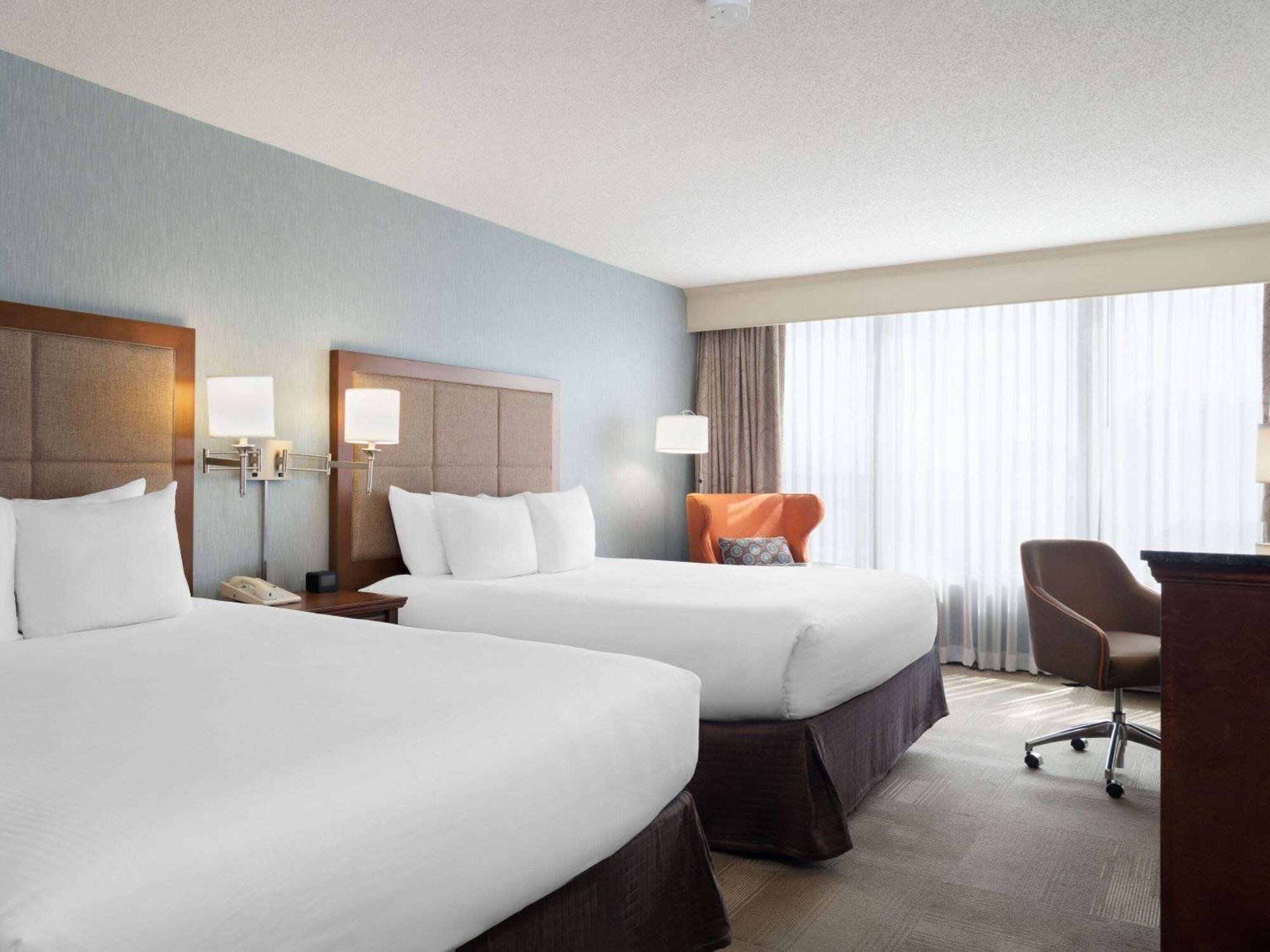 Wingate By Wyndham St Louis Airport Hotel Saint Ann Exterior photo