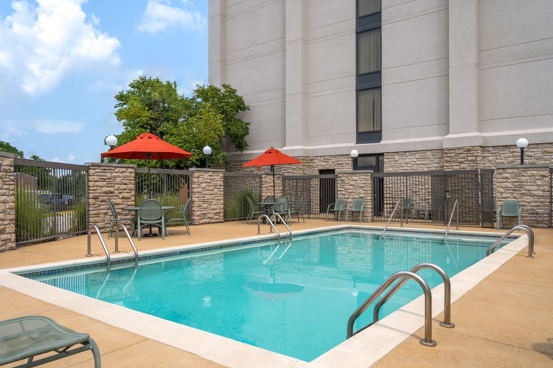 Wingate By Wyndham St Louis Airport Hotel Saint Ann Exterior photo