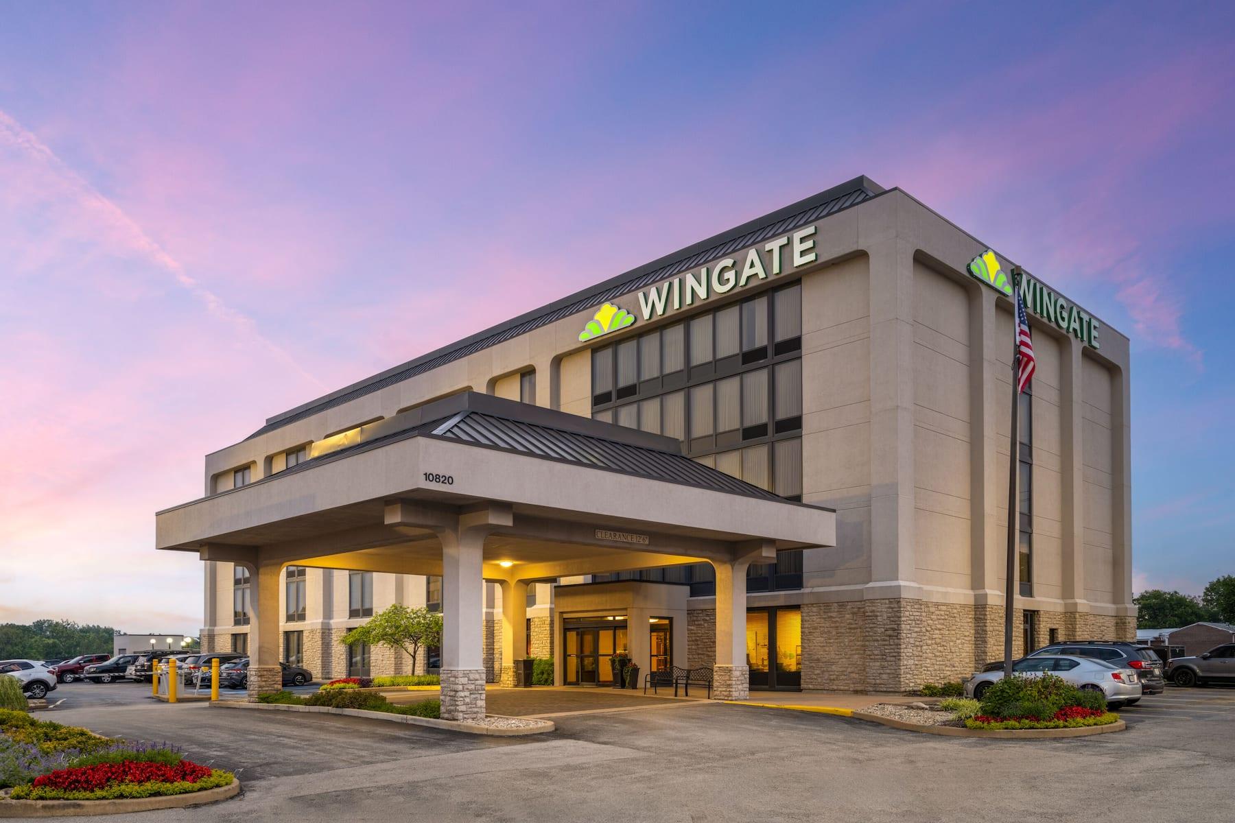 Wingate By Wyndham St Louis Airport Hotel Saint Ann Exterior photo
