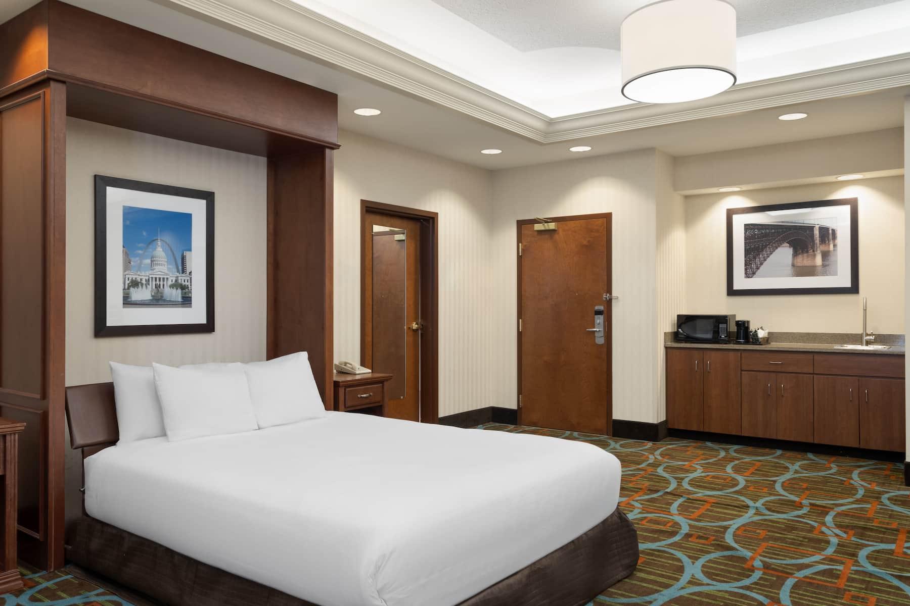 Wingate By Wyndham St Louis Airport Hotel Saint Ann Exterior photo