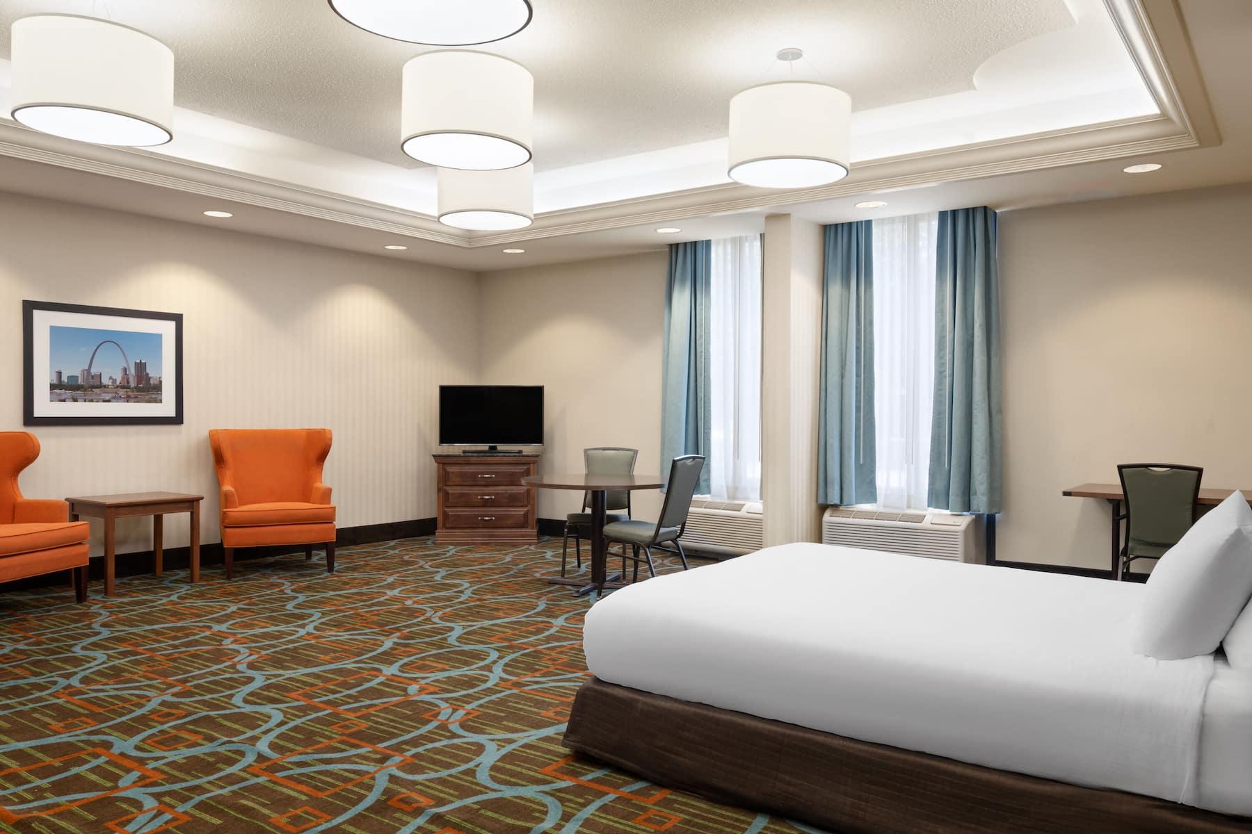 Wingate By Wyndham St Louis Airport Hotel Saint Ann Exterior photo