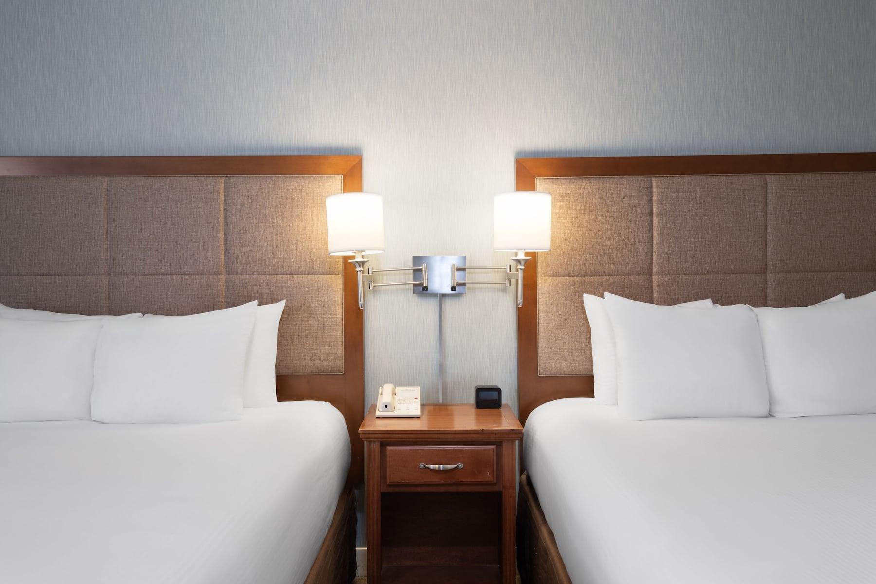 Wingate By Wyndham St Louis Airport Hotel Saint Ann Exterior photo
